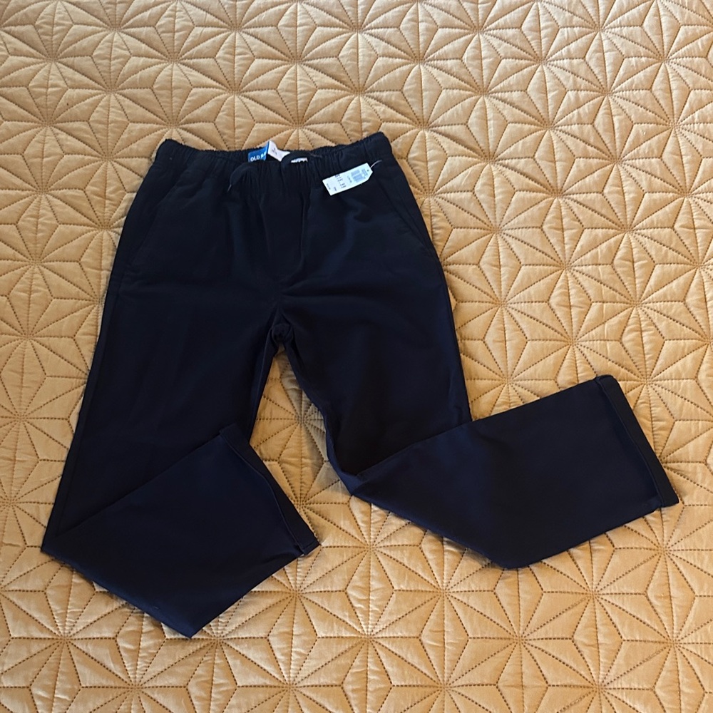 NWT Old Navy Boy’s Black Draw String and cuffed pants size 10/12
